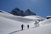 76 Eccoci al Rifugio col Trona da sfondo